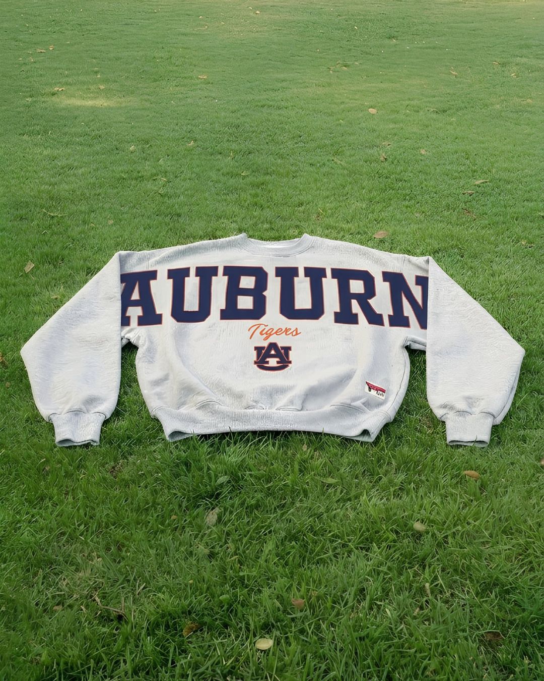 Love Well Auburn Retro Sweatshirt in White