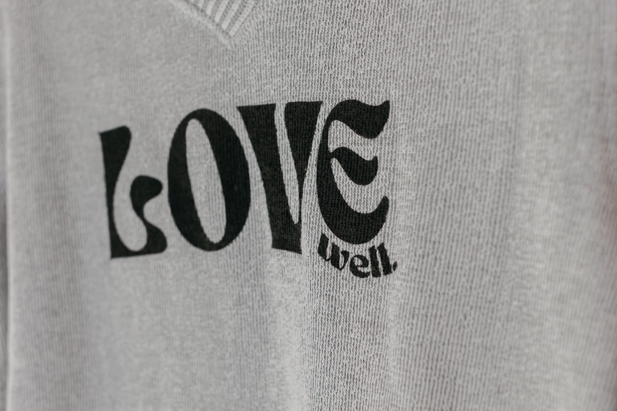 Love Well Groovy Warm Up V-Neck in Gray Heather