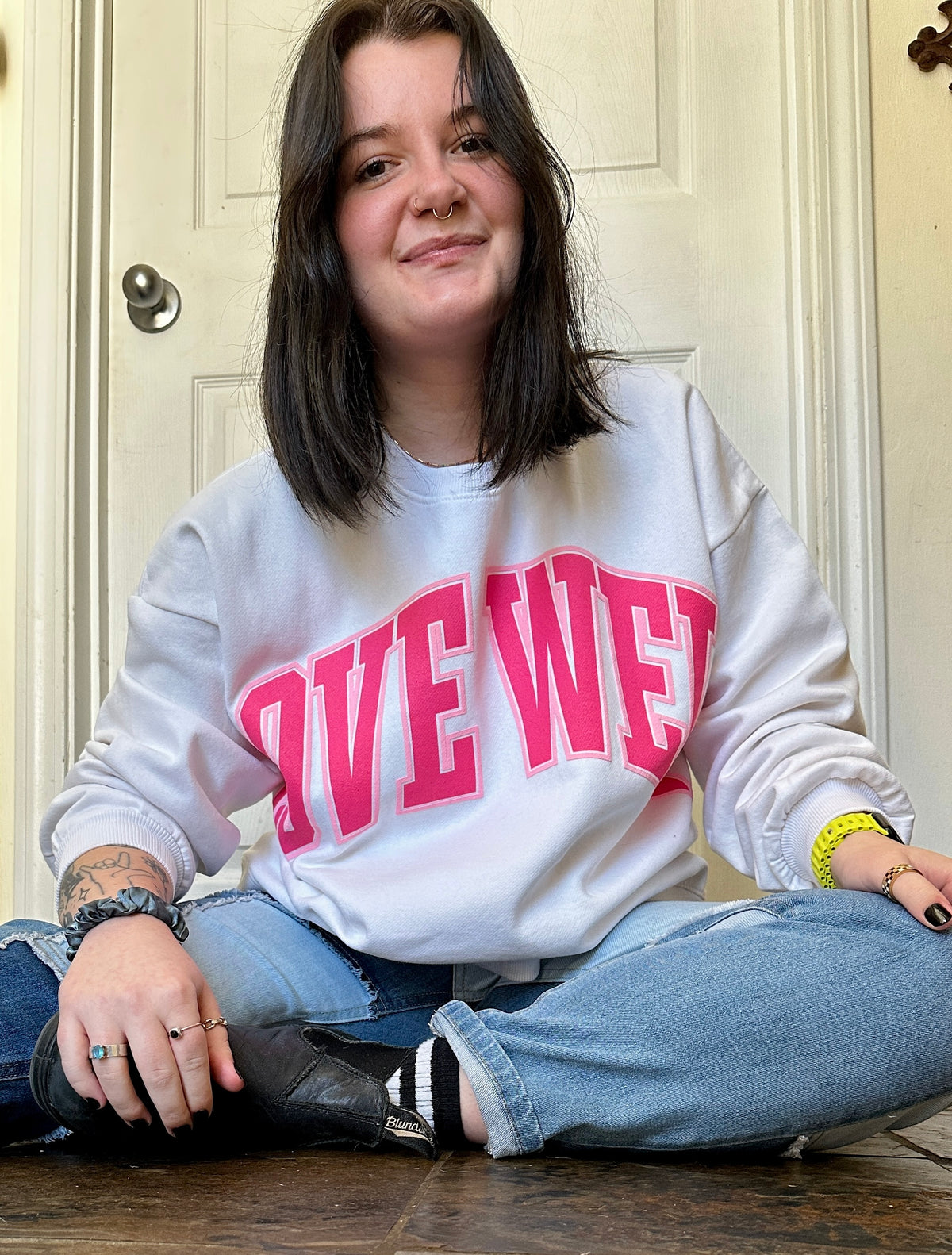 Love Well Vintage Ivy Puff Sweatshirt in White/Pink, lifestyle photo